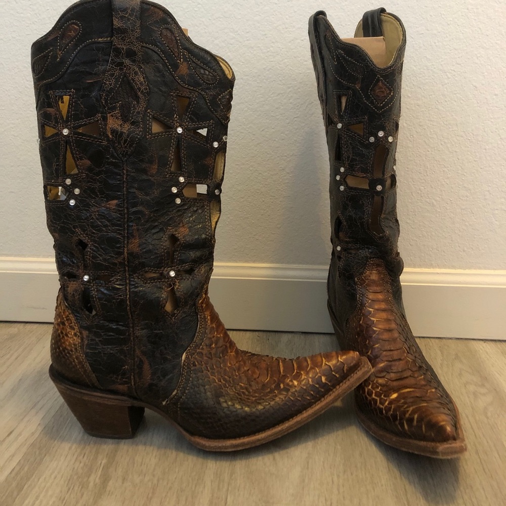 Corral women’s boots 9